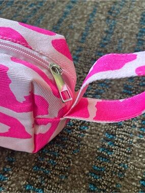 🎁 NWT Leopard Print Pink Patterned Canvas Wristlet Pouch